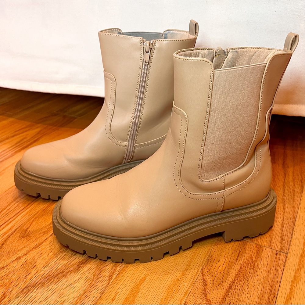 American Eagle Vegan Leather Light Brown Chelsea Boots